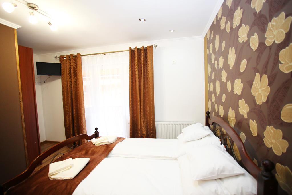 Mirage Hotel Berehowe Zimmer foto
