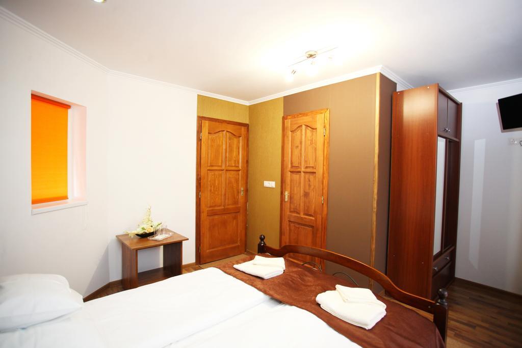 Mirage Hotel Berehowe Zimmer foto