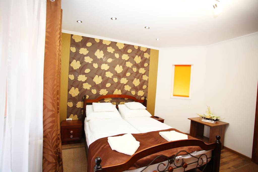 Mirage Hotel Berehowe Zimmer foto